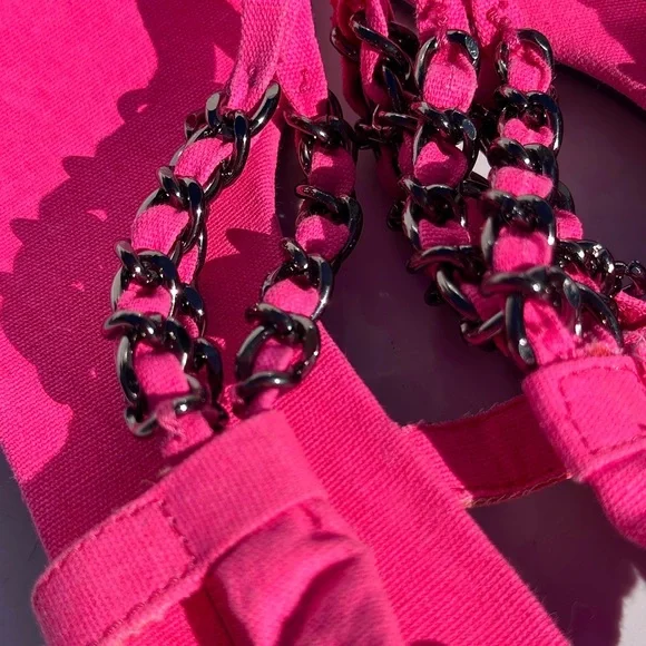Betsey Johnson Thong Chain Fabric Sandals Hot Pink Size 8 - Picture 5 of 6